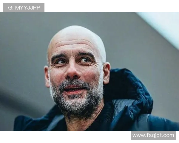 足球球星戴脖套背后的故事与伤病挑战解析