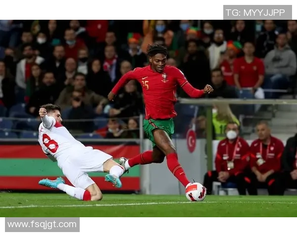 从苏克尔到鲁斯图土耳其历史足球巨星的辉煌与传奇 从苏克尔到鲁斯图土耳其历史足球巨星的辉煌与传奇