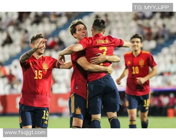 足球巨星齐聚一堂激情碰撞 合影定格经典瞬间展现辉煌时刻